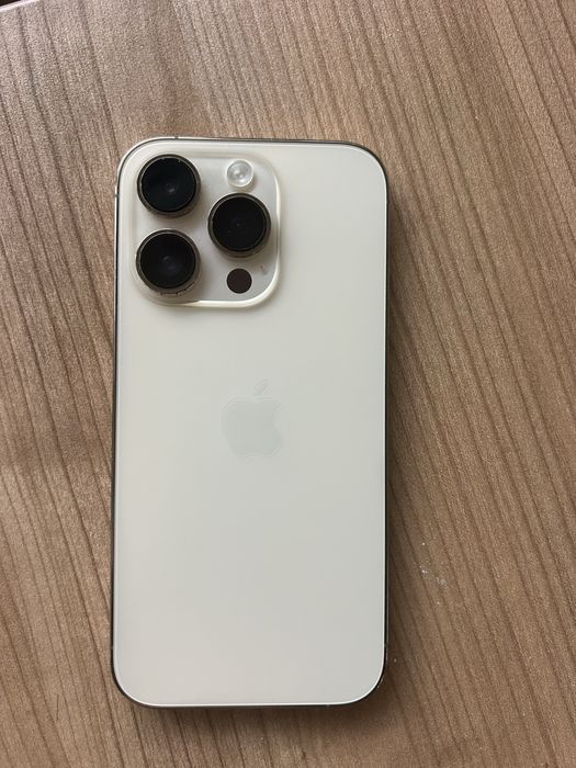 Телефон IPhone 14 pro