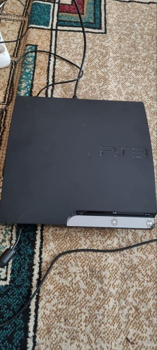 Ps3 Playstation 3 Yaxshi xolatda aybi yoq umuman 4 ta pulti bilan