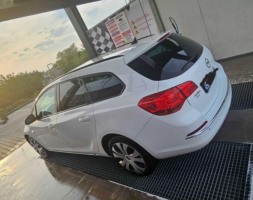 Opel Astra J Sport Tourer 1.7 cdti