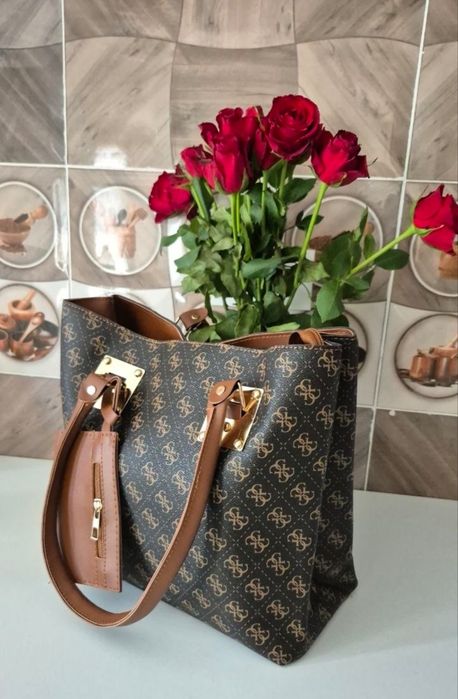 Genti dama Guess