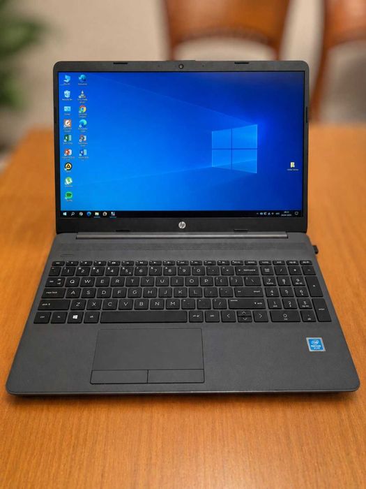 ЛАПТОП HP 250 G8 8GB 256 SSD - ОТЛИЧНО СЪСТОЯНИЕ