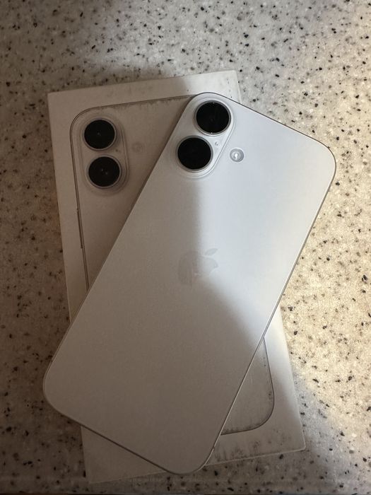 Обменяю айфон 16 128гб