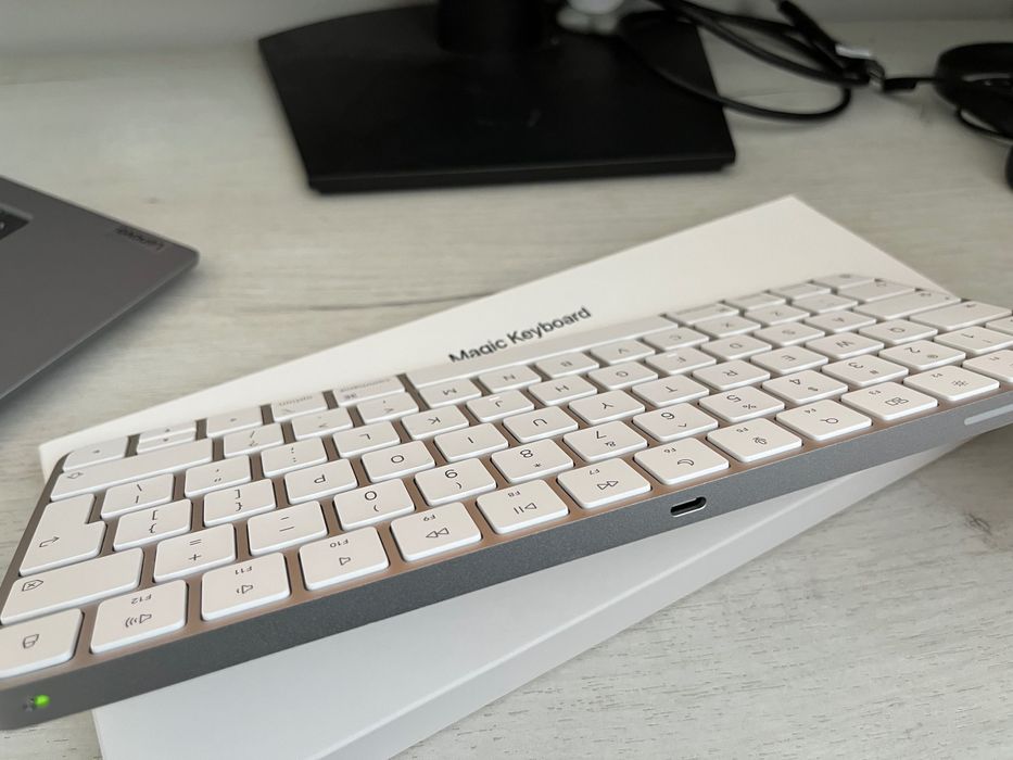 Magic Keyboard Чисто нова!