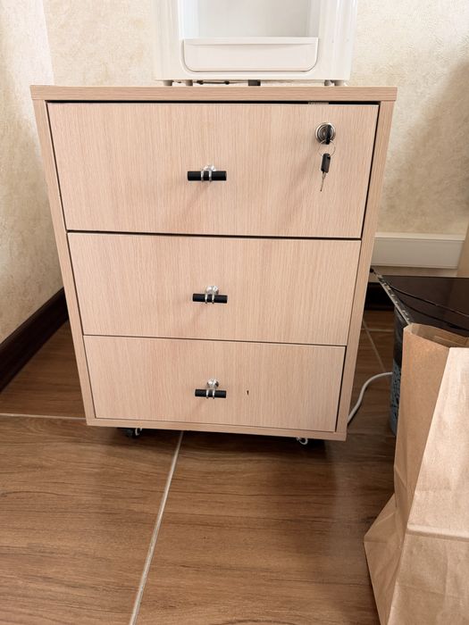 Продам офисную мебель