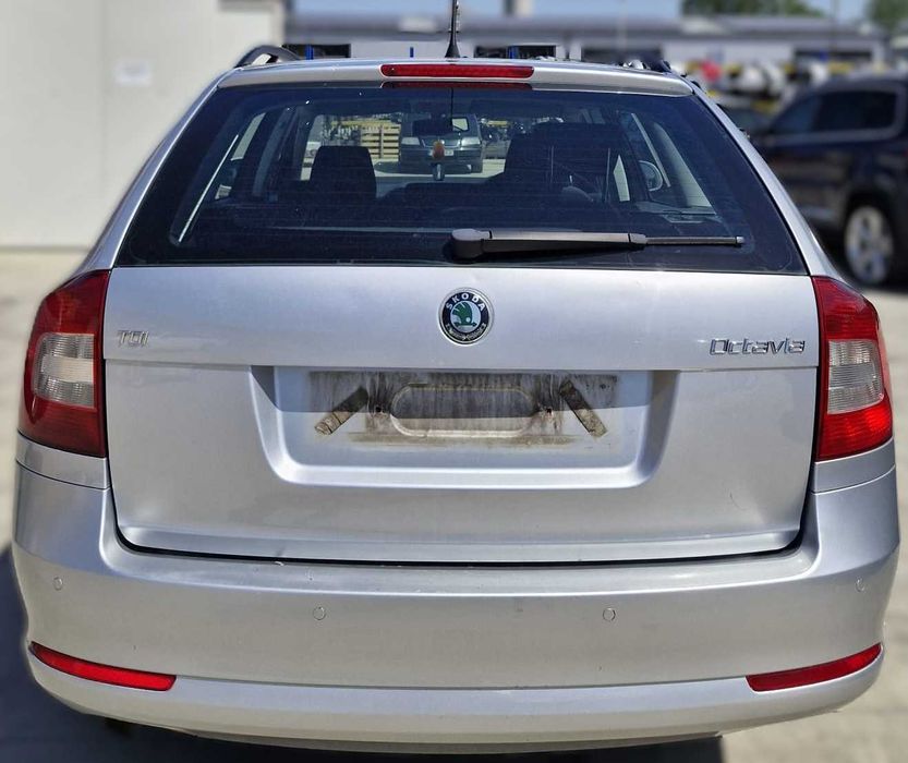 Dezmembrez Skoda Octavia 2 facelift 2012 1.6D 2.0D Skoda Fabia 2 2009