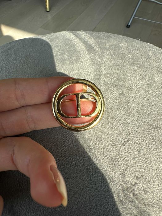 Brosa Chic Gold Dior
