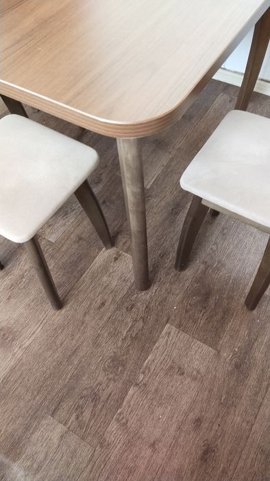 Стол кухонный с табуретками