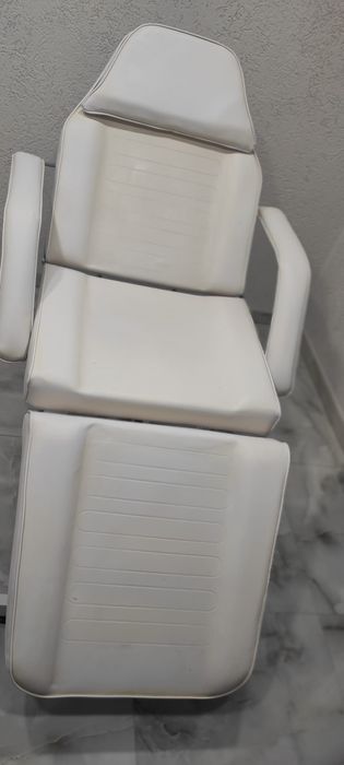 Scaun /pat pentru  cosmetică