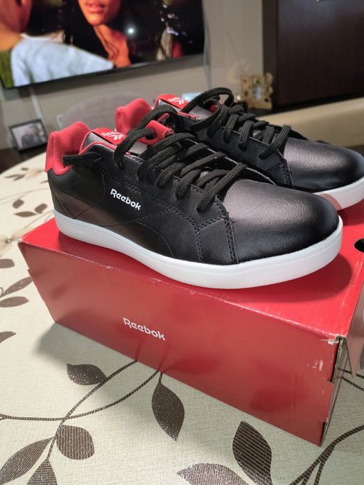 Чисто нови оригинални маратонки reebok 37