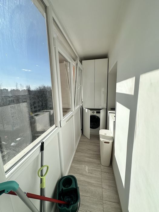 Vand apartament cu 3 camere - Mai multe