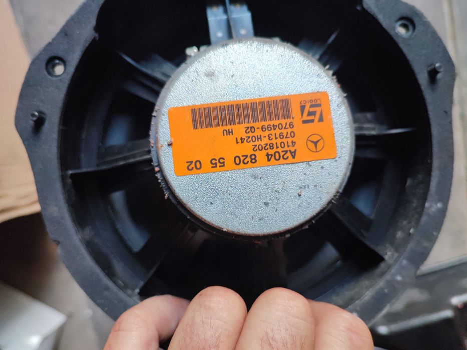 Говорители Mercedes W204 W212 Harman и обикновени колони