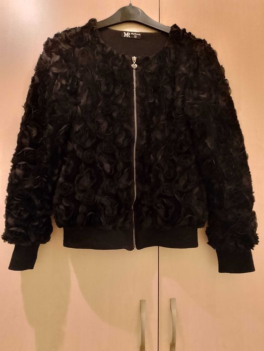 Атрактивен парти бомбър