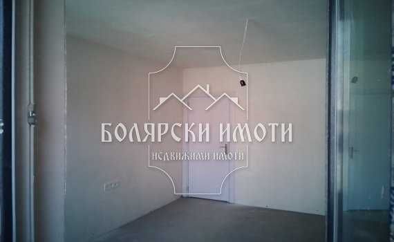 Продава се Тристаен апартамент в Велико Търново, Колю Фичето - 90 кв.м за 1300 €/кв.м - Снимка #2