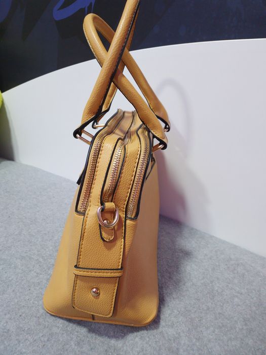 Нова дамска чанта-голяма