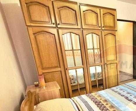 Mobilier dormitor fete lemn masiv .