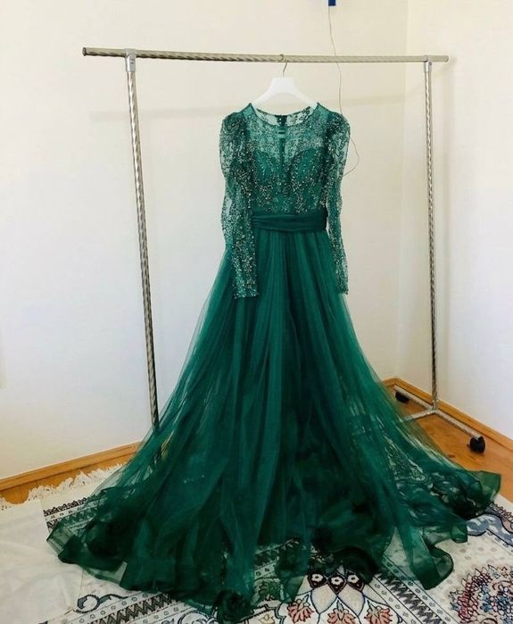 Платье вечернее в отличном состоянии