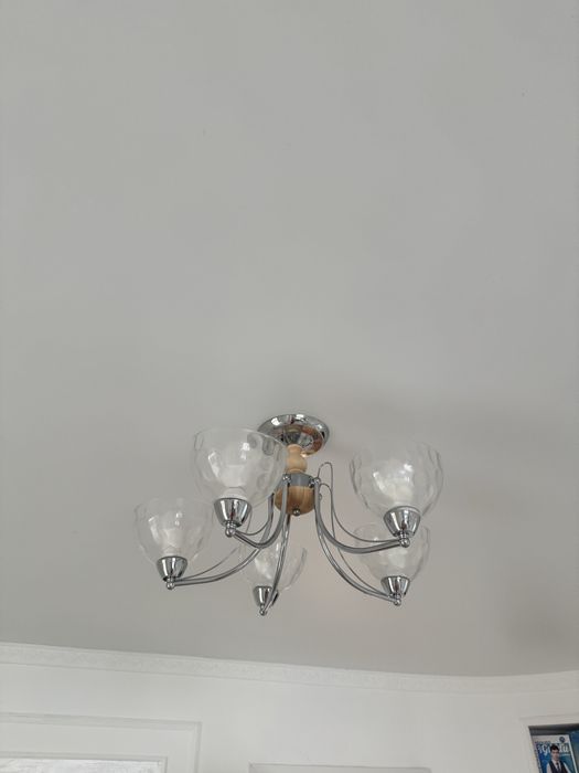 Продам люстры на выбор