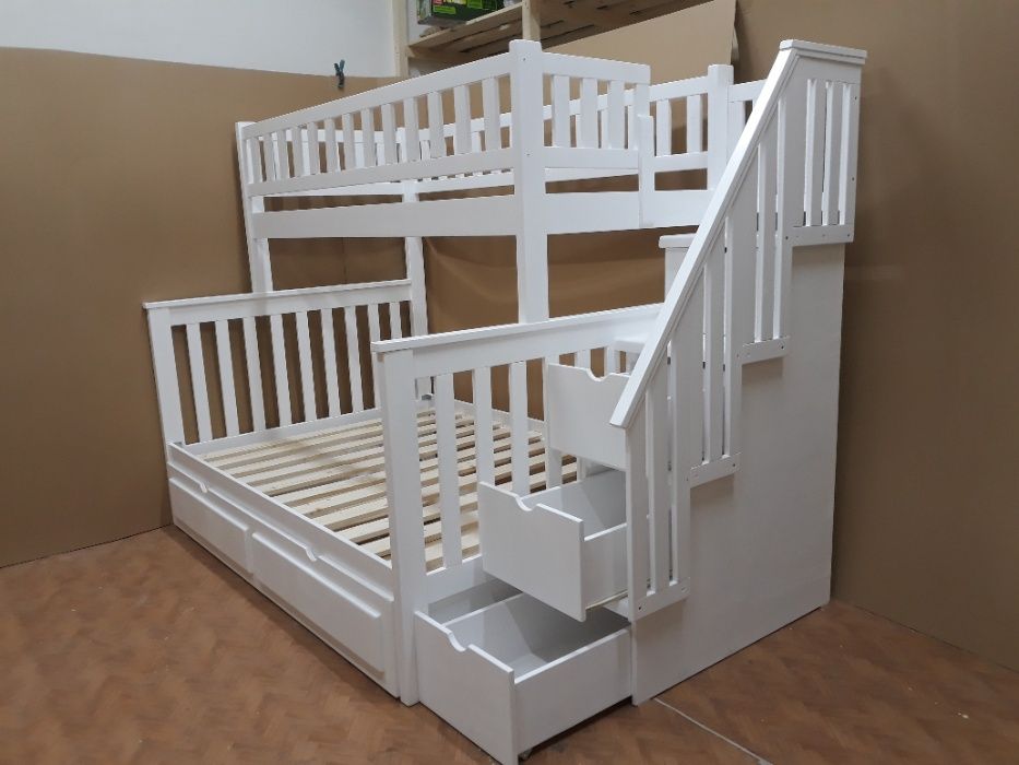 TRANSPORT GRATUIT.Pat etajat-supraetajat,cu 5 locuri.Cod 3701