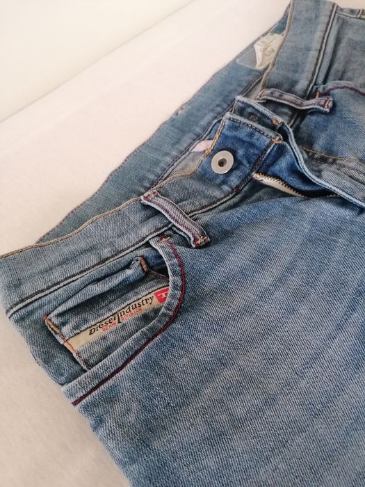 Светли запазени дамски дънки Diesel Industry: размер W - 26