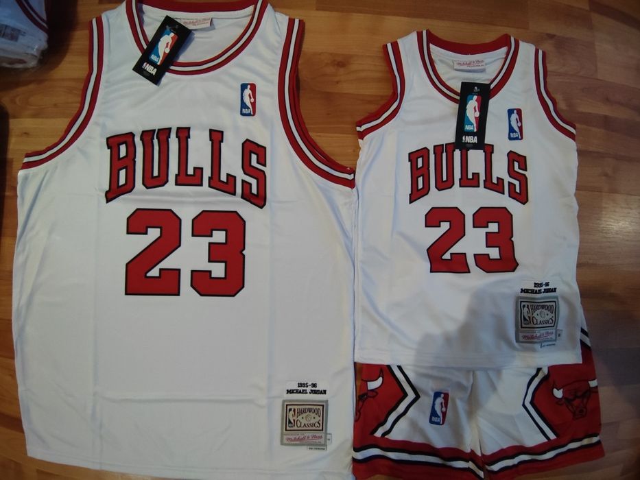 Баскетболни екипи