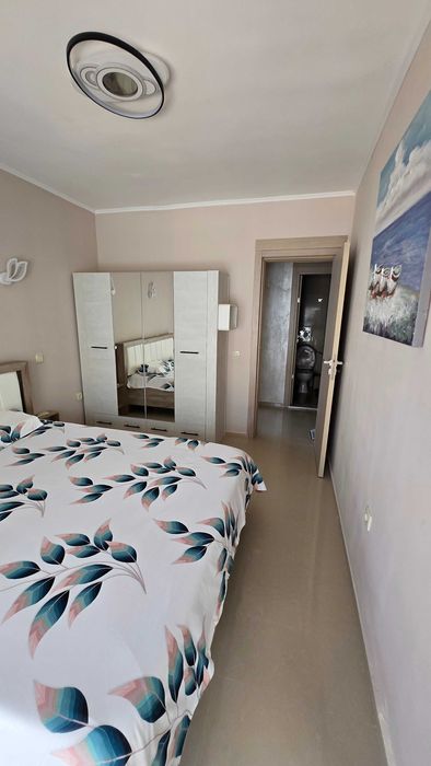 Апартамент под наем първа линия