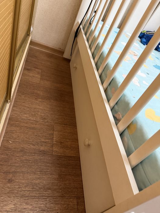 Продам детскую кроватку