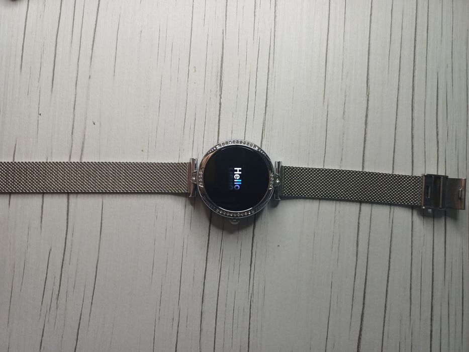 Ceas smartwatch.