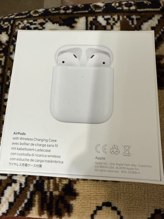 Продам Apple AirPods оригинал