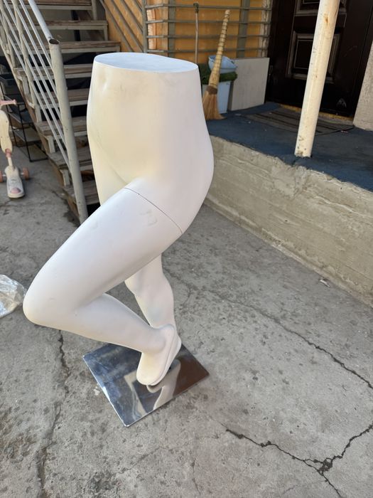 Манекен. Только ноги