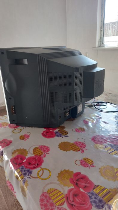 Продам телевизор