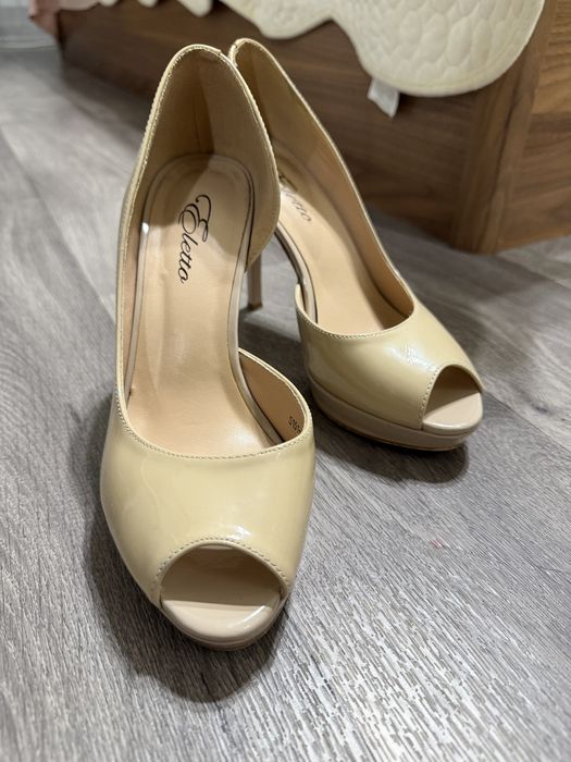 Туфли на шпильке