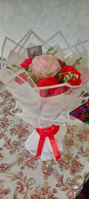 Sovgʻa uchun gul buketlari