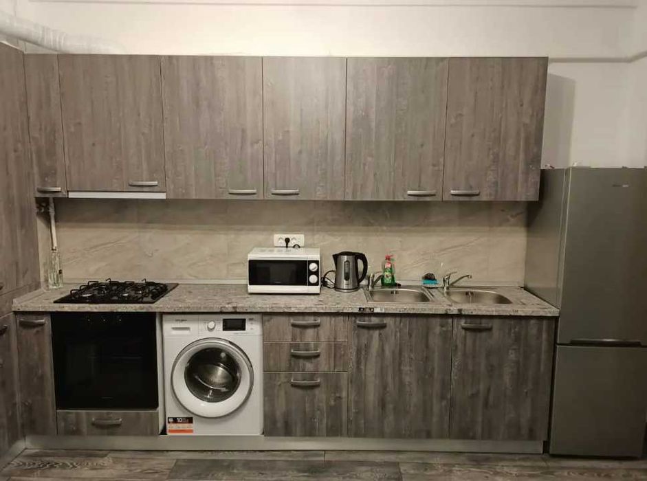 Дава се под наем Тристаен апартамент в Пловдив, Мараша - 90 кв.м за 331.5 € - Снимка #1