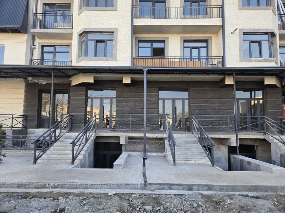 полуподвал сотилади 135 квадрат 39000$