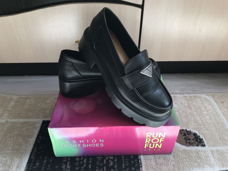 Продам лоферы 38 размер