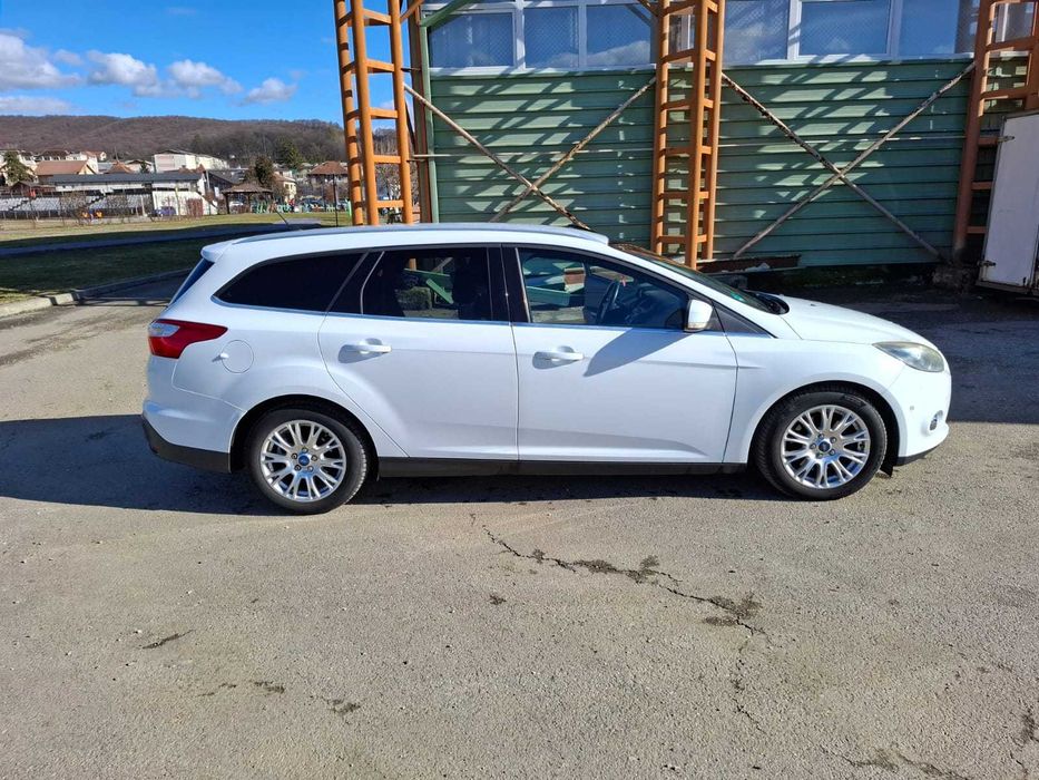 FORD Focus 2011 — imagine 4