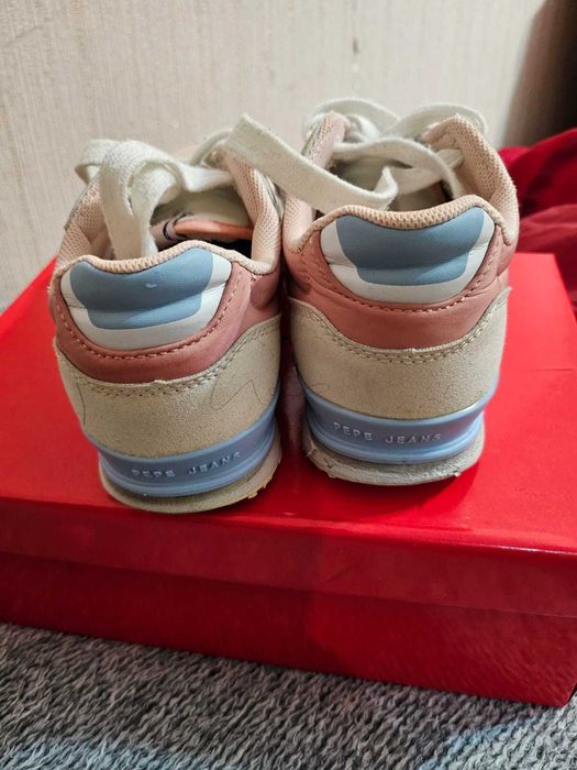 продам кроссовки