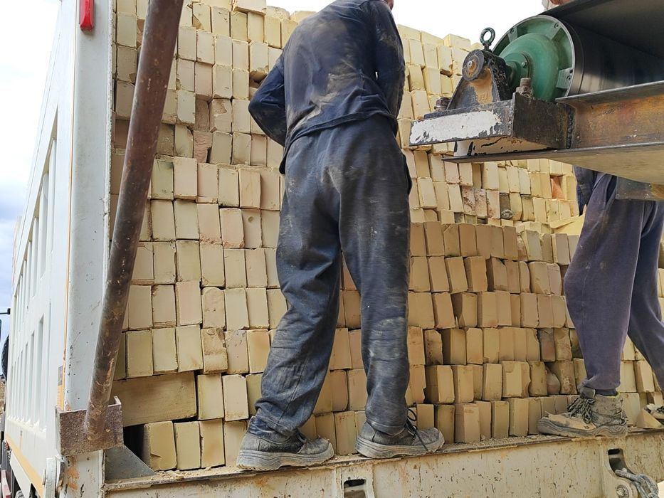 Кирпич  , Қыш , Кірпіш , Жжёный