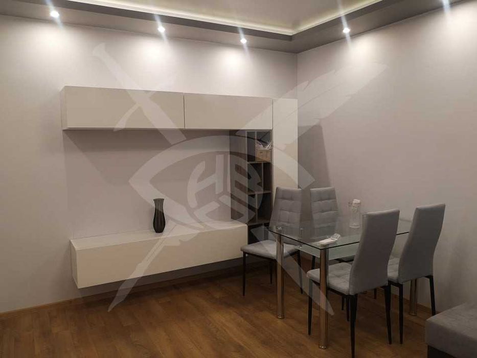 Дава се под наем Тристаен апартамент в Варна, Зимно кино Тракия - 86 кв.м за 600 € - Снимка #2