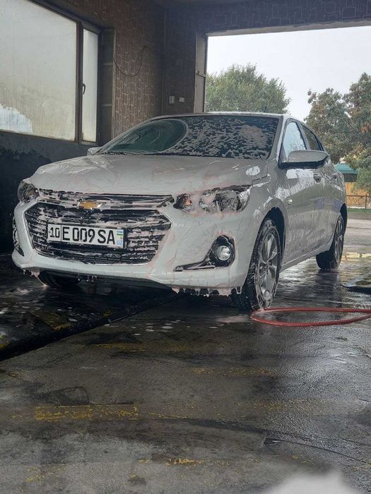 Подаётся машина ONIX