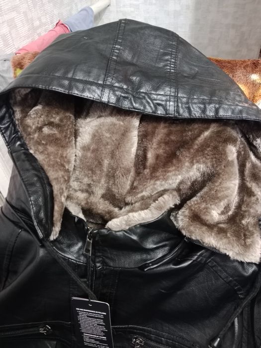 Продам зимнию куртку
