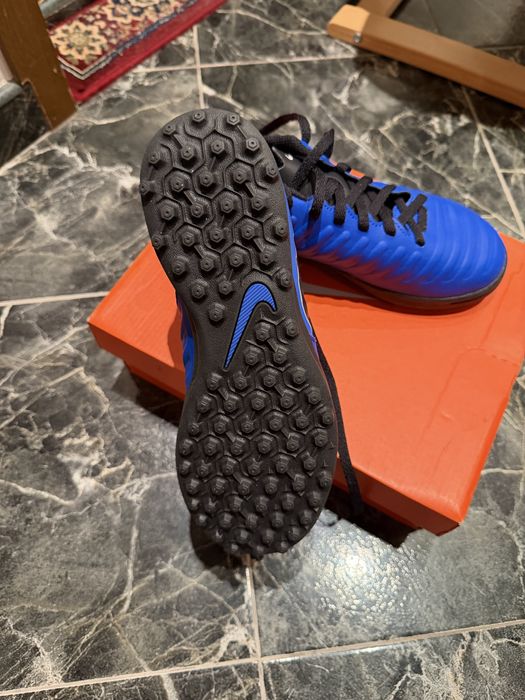 калеври Nike за гумено игрище 38 номер