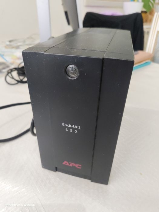 Источник бесперебойного питания АРС Back Up ES 700