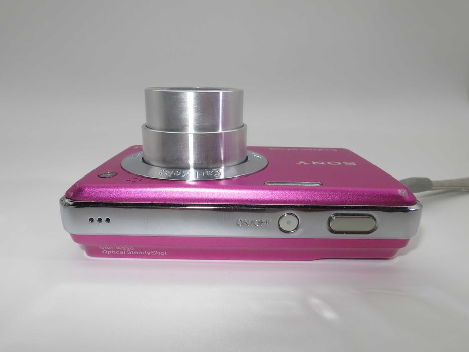 Sony Cyber-shot W220 ултра компактен цифров фотоапарат розов цвят, дигитална камера в отлично състояние комплект, батерия, зарядно, карта памет