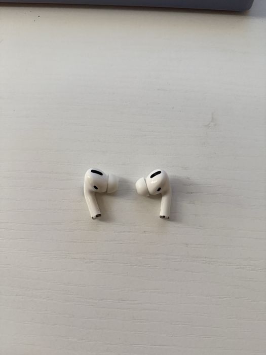 Airpods Pro в хорошем состоянии