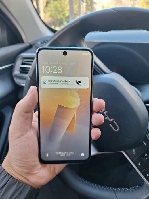 Redmi 12 S 256gb li holati yaxshi ekaran alishgan telfon qotmiydi