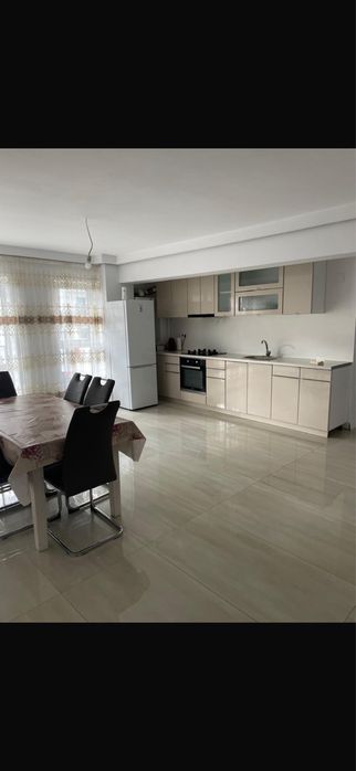 persoana fizica vand ap 3 camere 76 mp utili