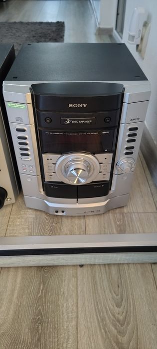 Combina Sony model HCD-RG 490