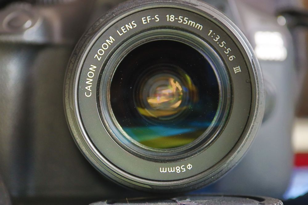 Срочно продам CANON 4000D