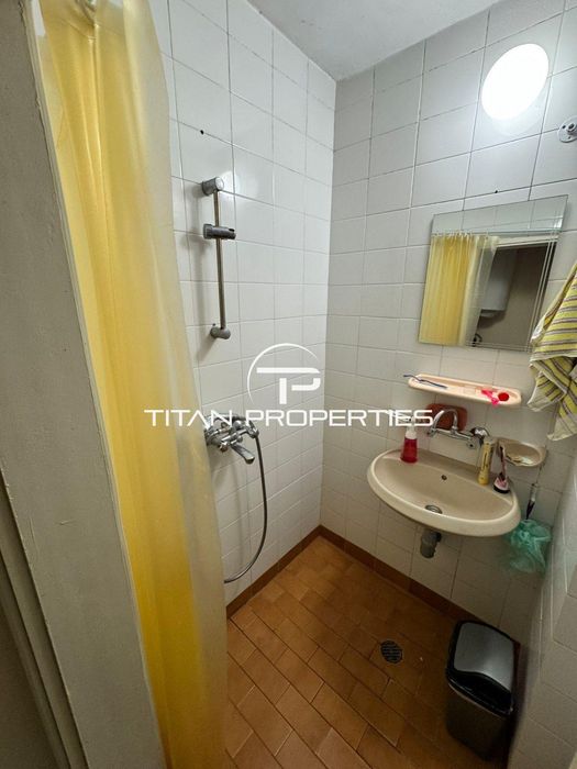 Продава се Двустаен апартамент в Бургас, Център - 61 кв.м за 2689 €/кв.м - Снимка #4